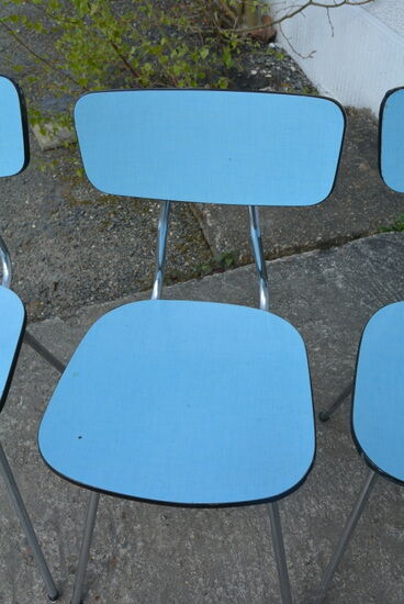 Lot of 4 chairs in blue formica
