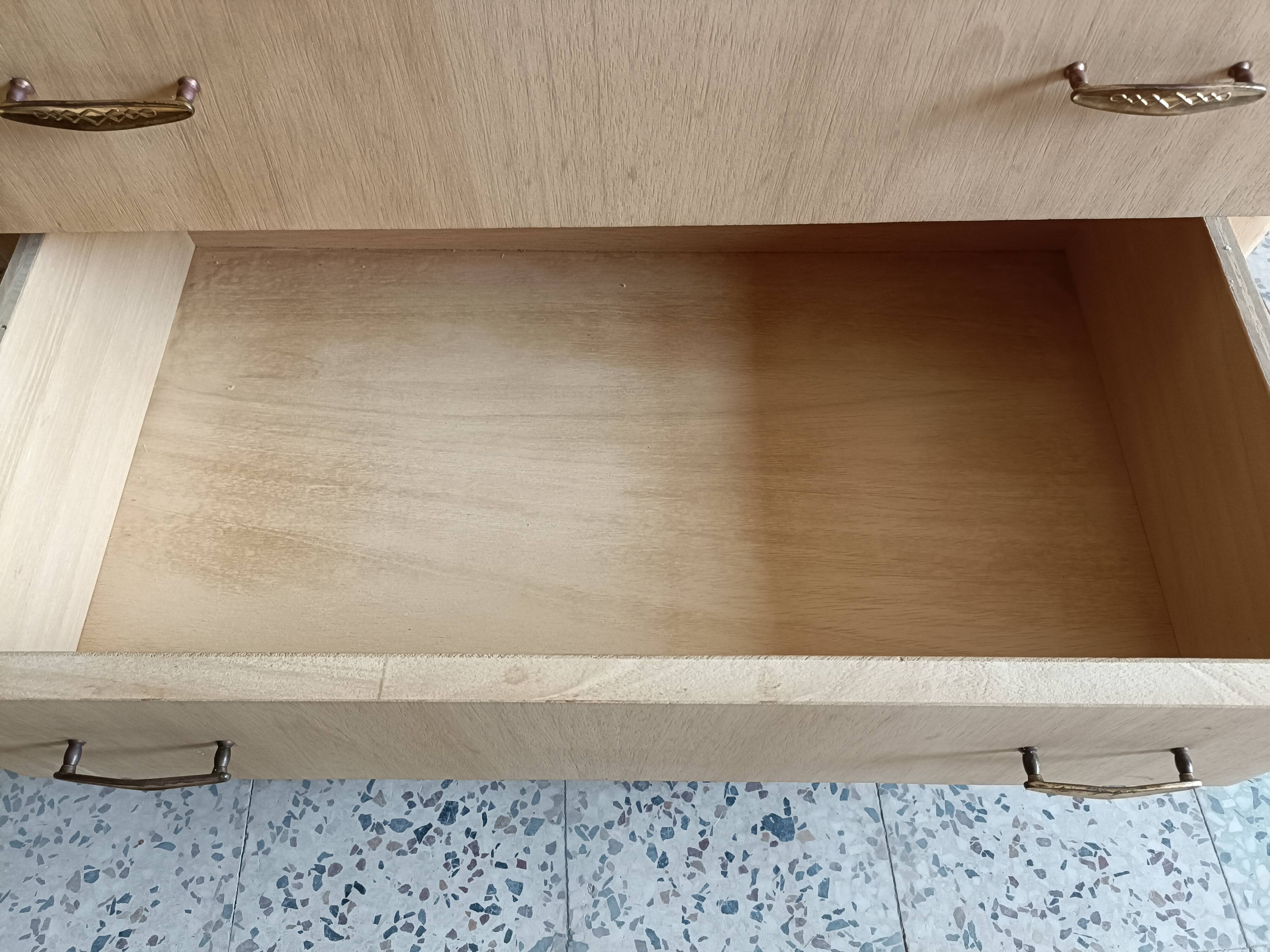 Commode 3 tiroirs rénovée pour chambre d'enfant