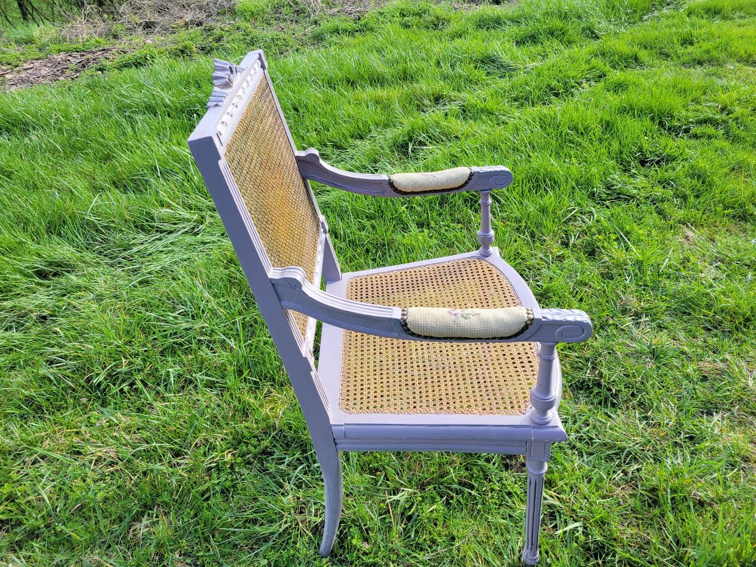 Fauteuil Louis XVI en cannage, milieu du XIXe siècle