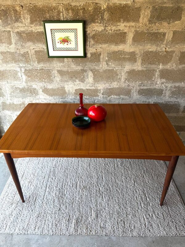 Table scandinave en teck extensible avec rallonges, 6/8 personnes