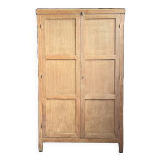 Ancien armoire d’atelier en chêne