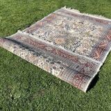 Handmade wool Pakistani rug