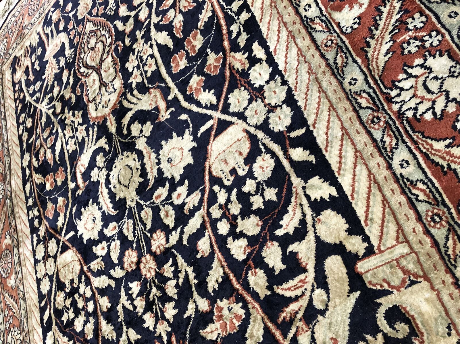 Hand made wool and silk rug-152x91cm