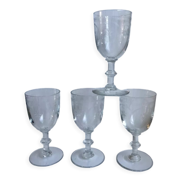 Lot de 4 verres à vin en cristal gravé années 40-50