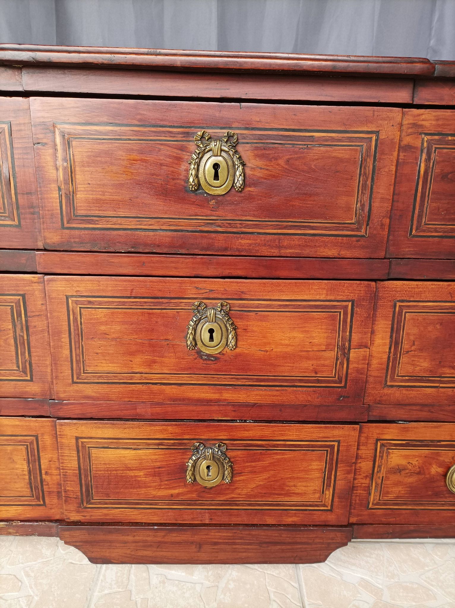 Louis XVI chest of drawers 18th
