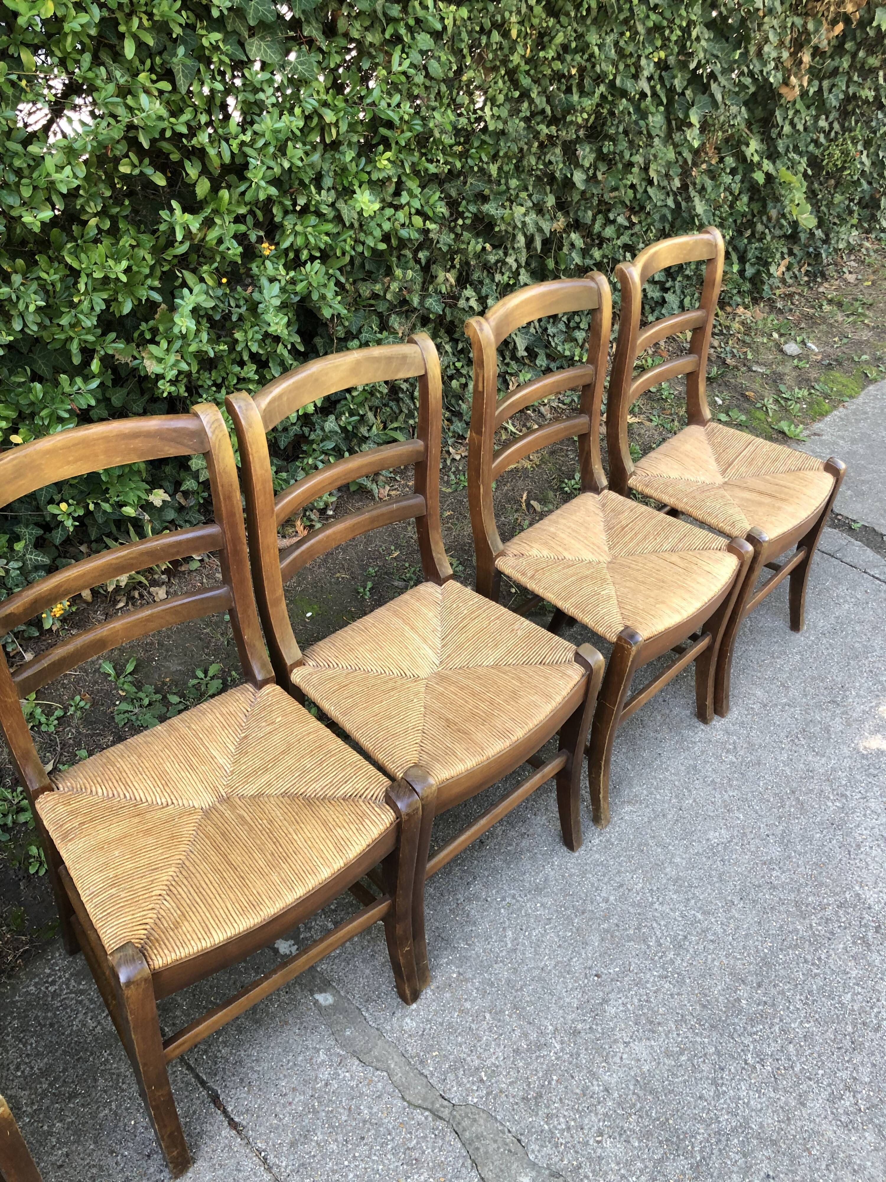 Six rustic mulched chairs
