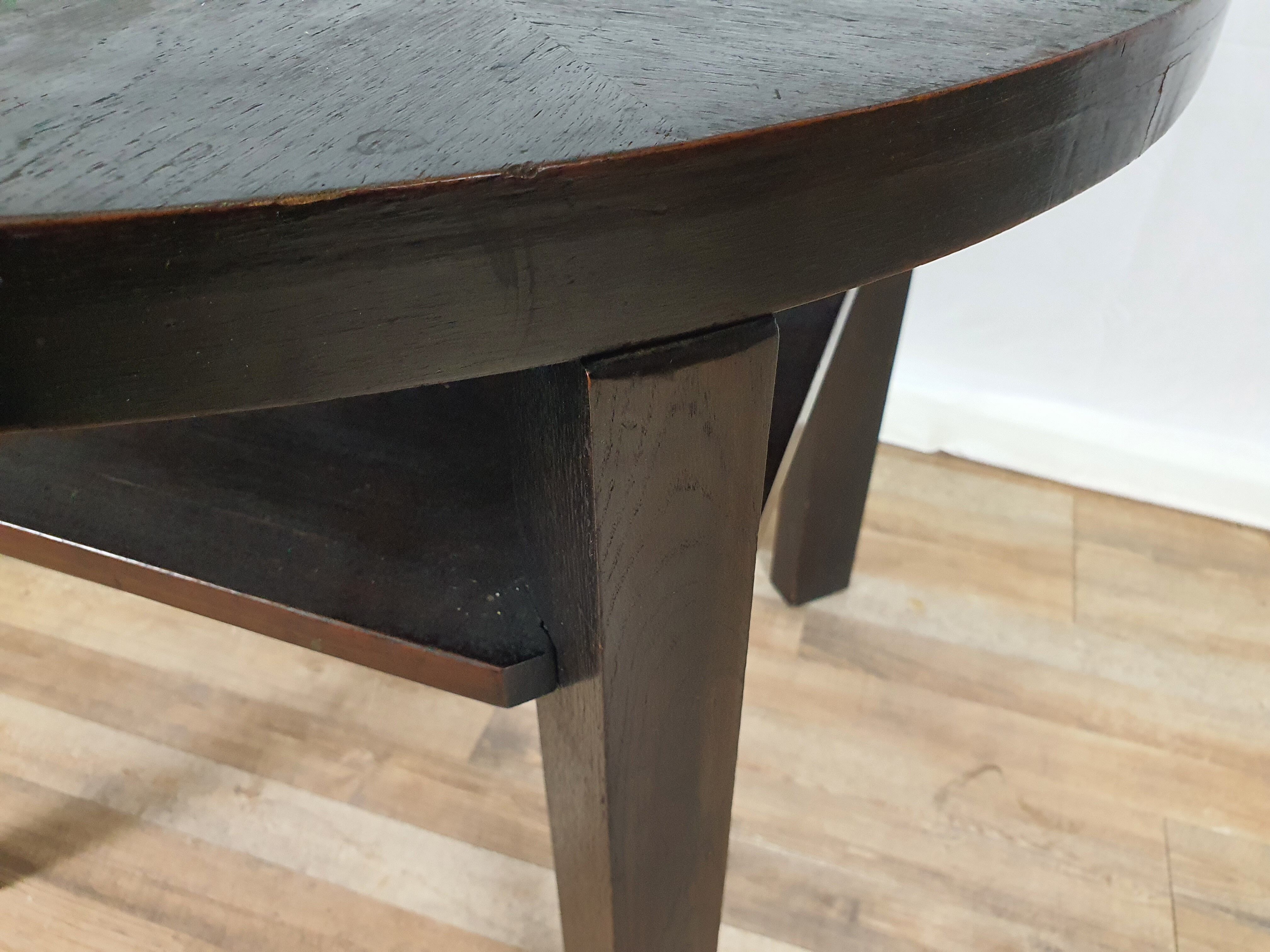 Art decò round black coffee table