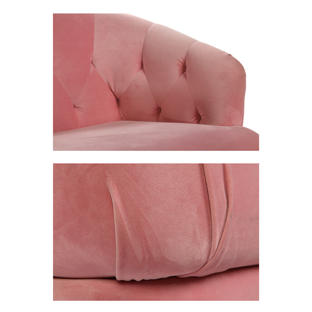 Pink design sofa from the tray of "I love you etc.".