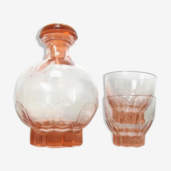 Pink glass carafe with 2 glasses