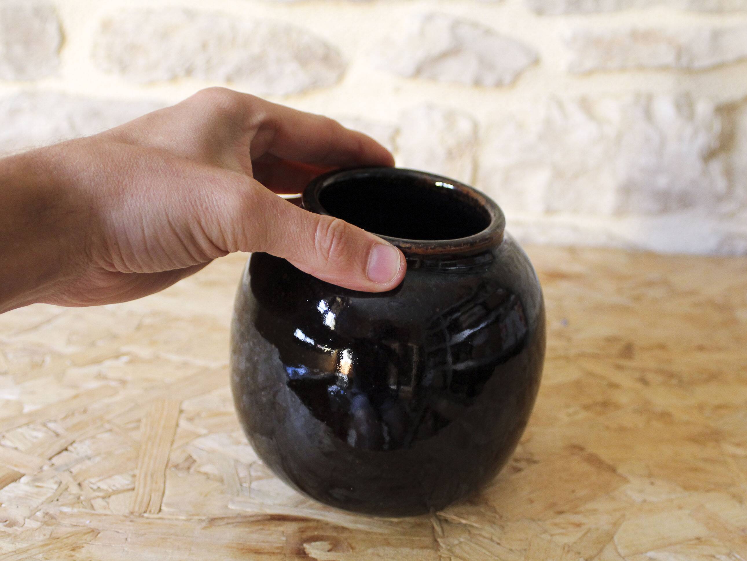 Ulla Jarlov ceramic vase