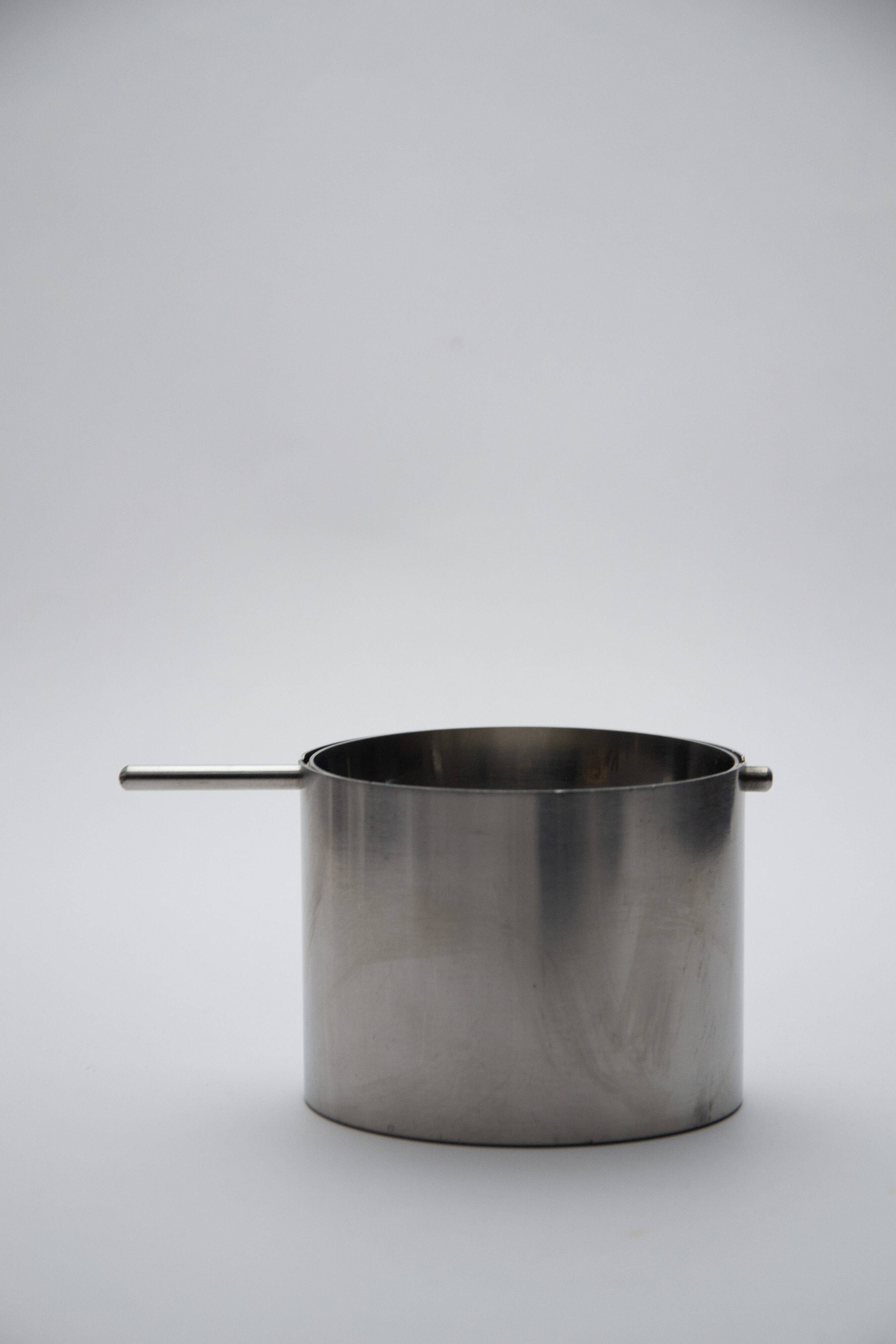 Cendrier Revolving par Arne Jacobsen – Cylinda Line, 1967