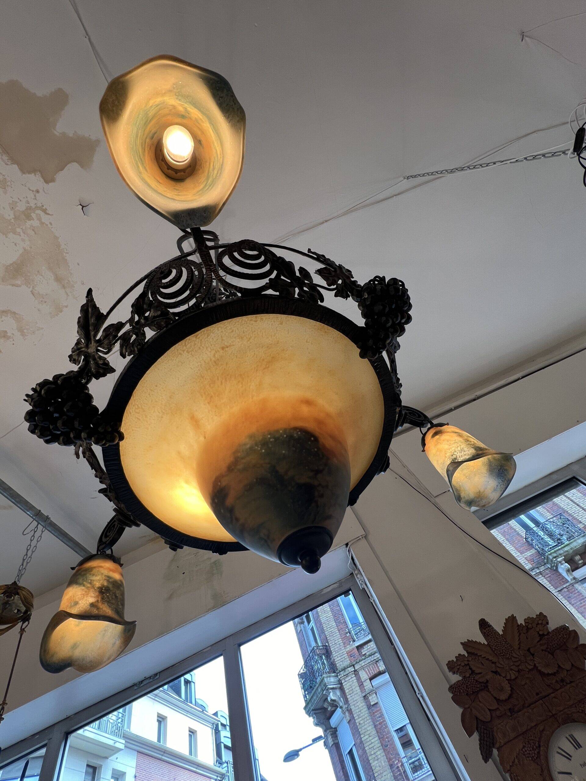 Imposing contemporary art deco style chandelier, glass paste and wrought iron