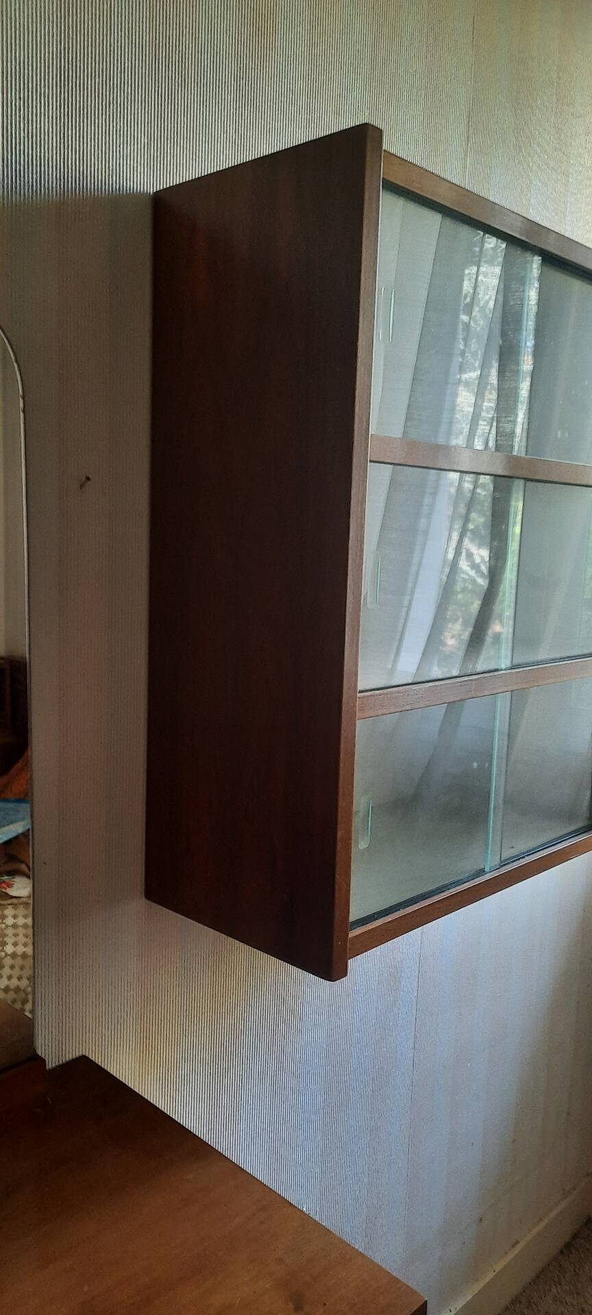 Set of 2 wall shelves