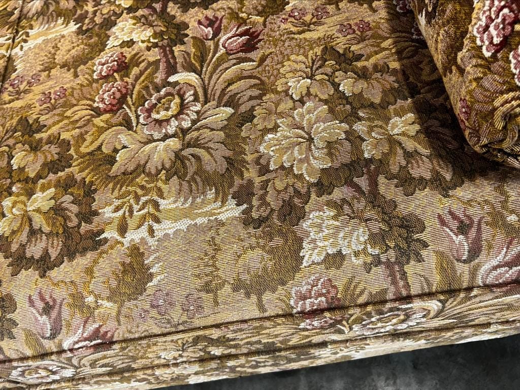 Vintage floral sofa / daybed / sofa bed