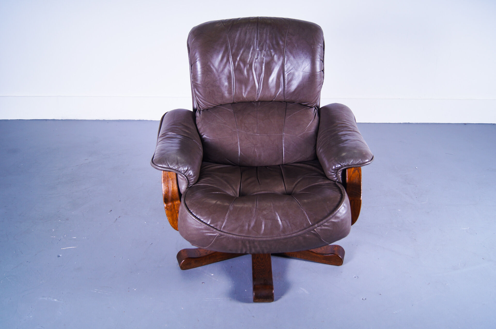 Brutalist leather swivel armchair 1970