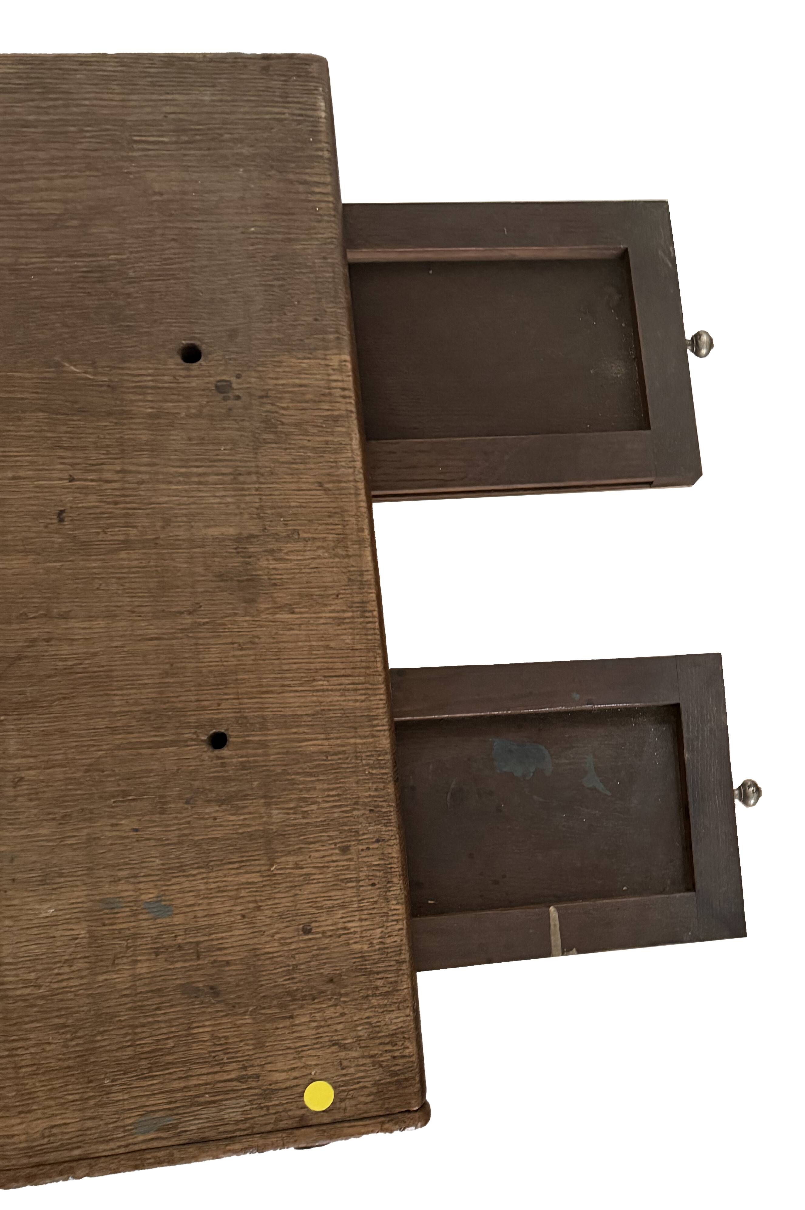 Féret desk or system table