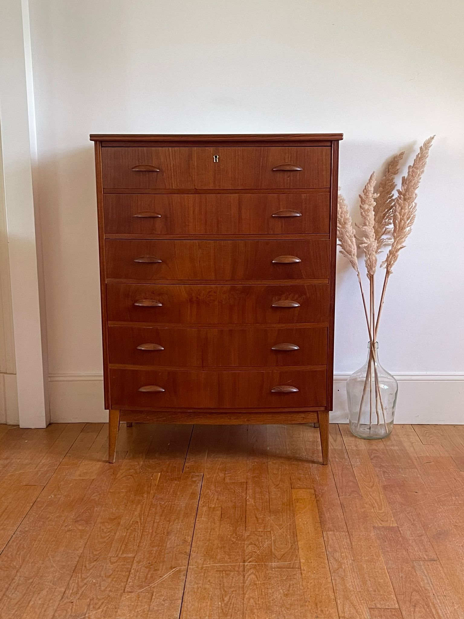 Danish teak chest of drawers with 6 drawers.