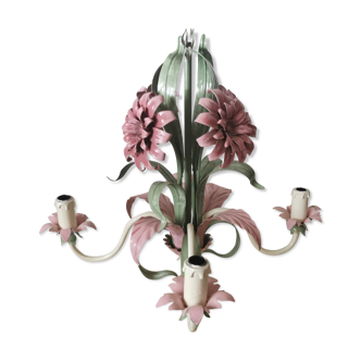 Lustre fer et tôle peinte fleurs camélias