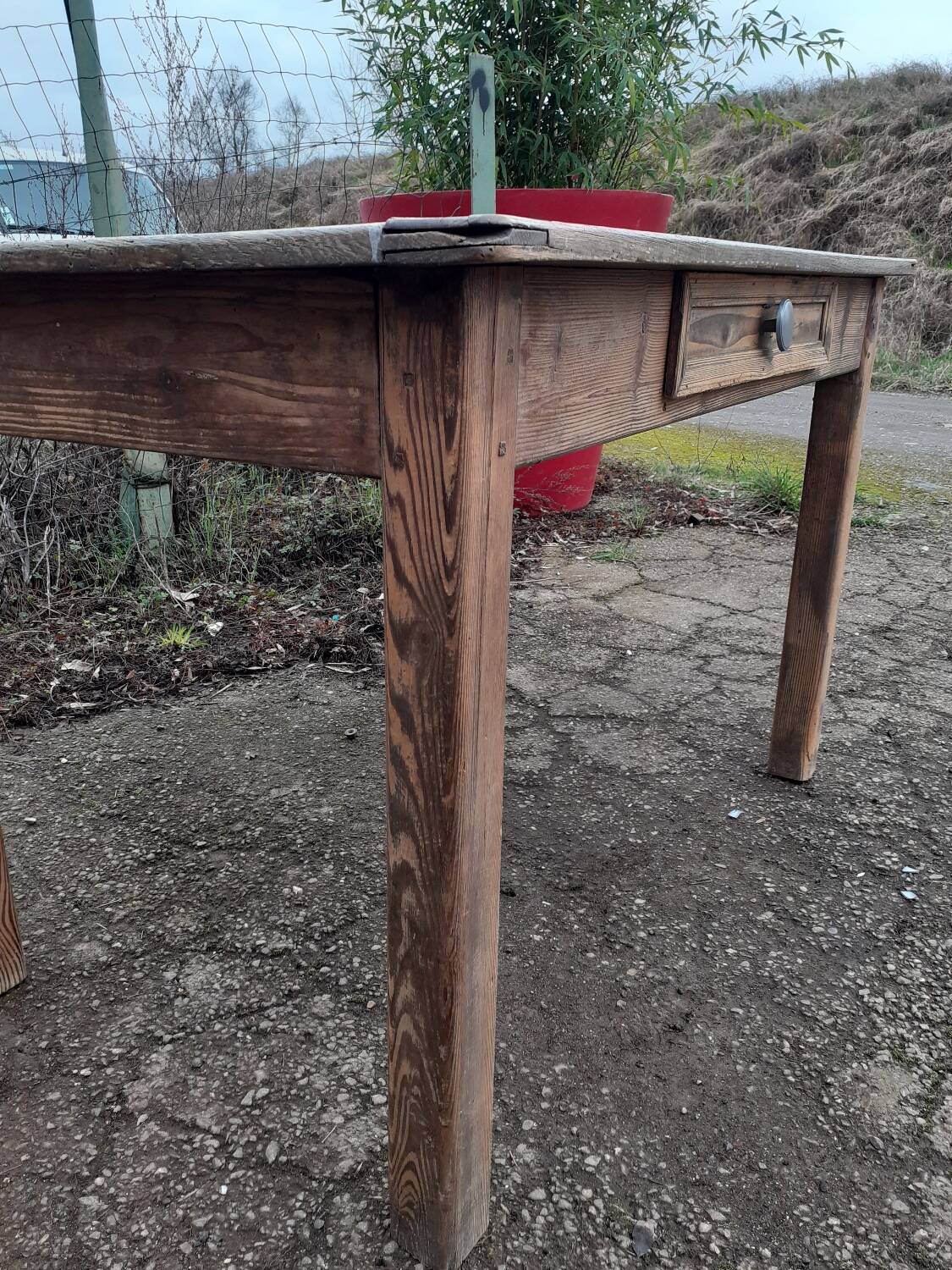 Farm table