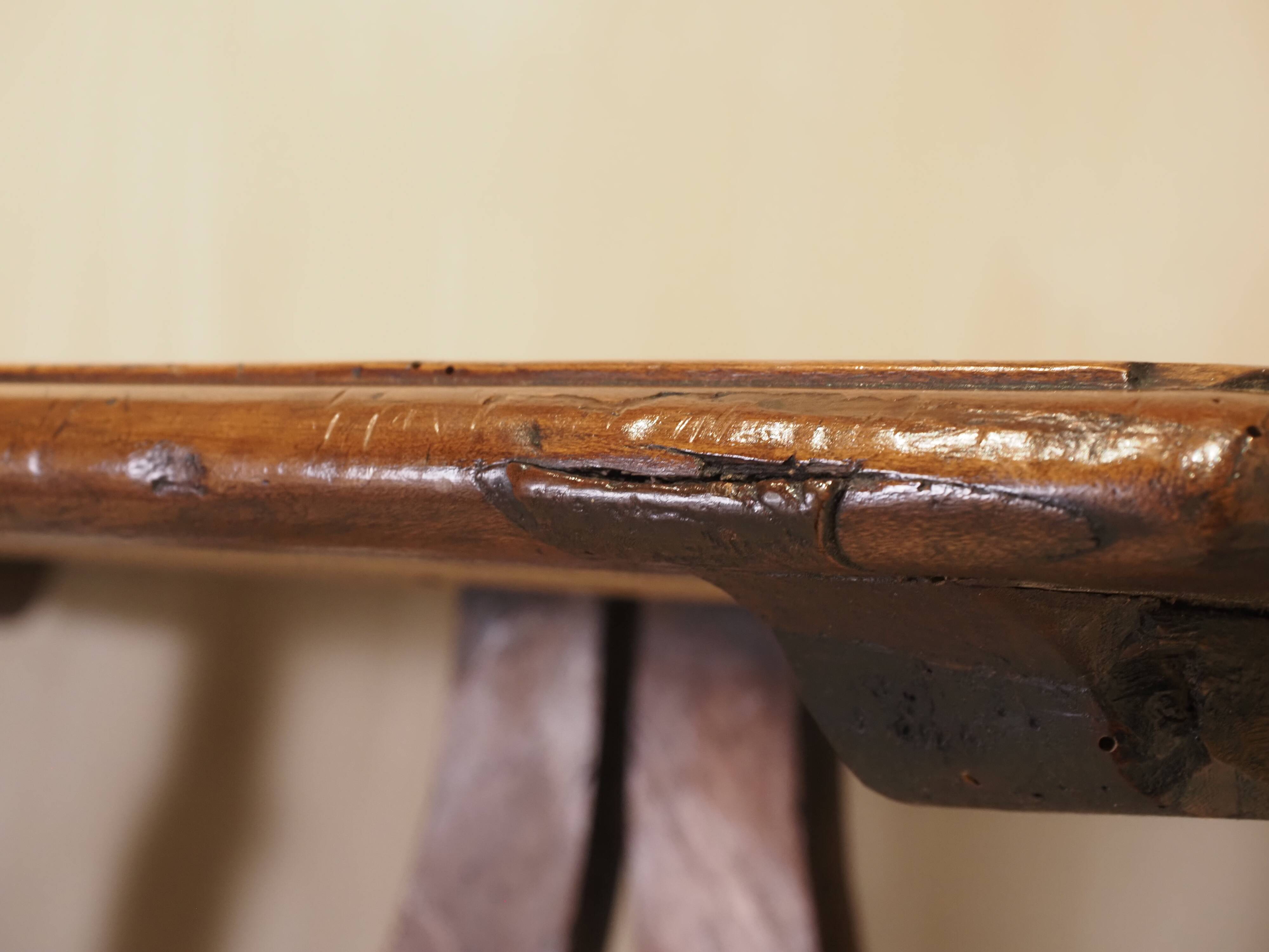 Pair of Italian consoles from the 18th century.