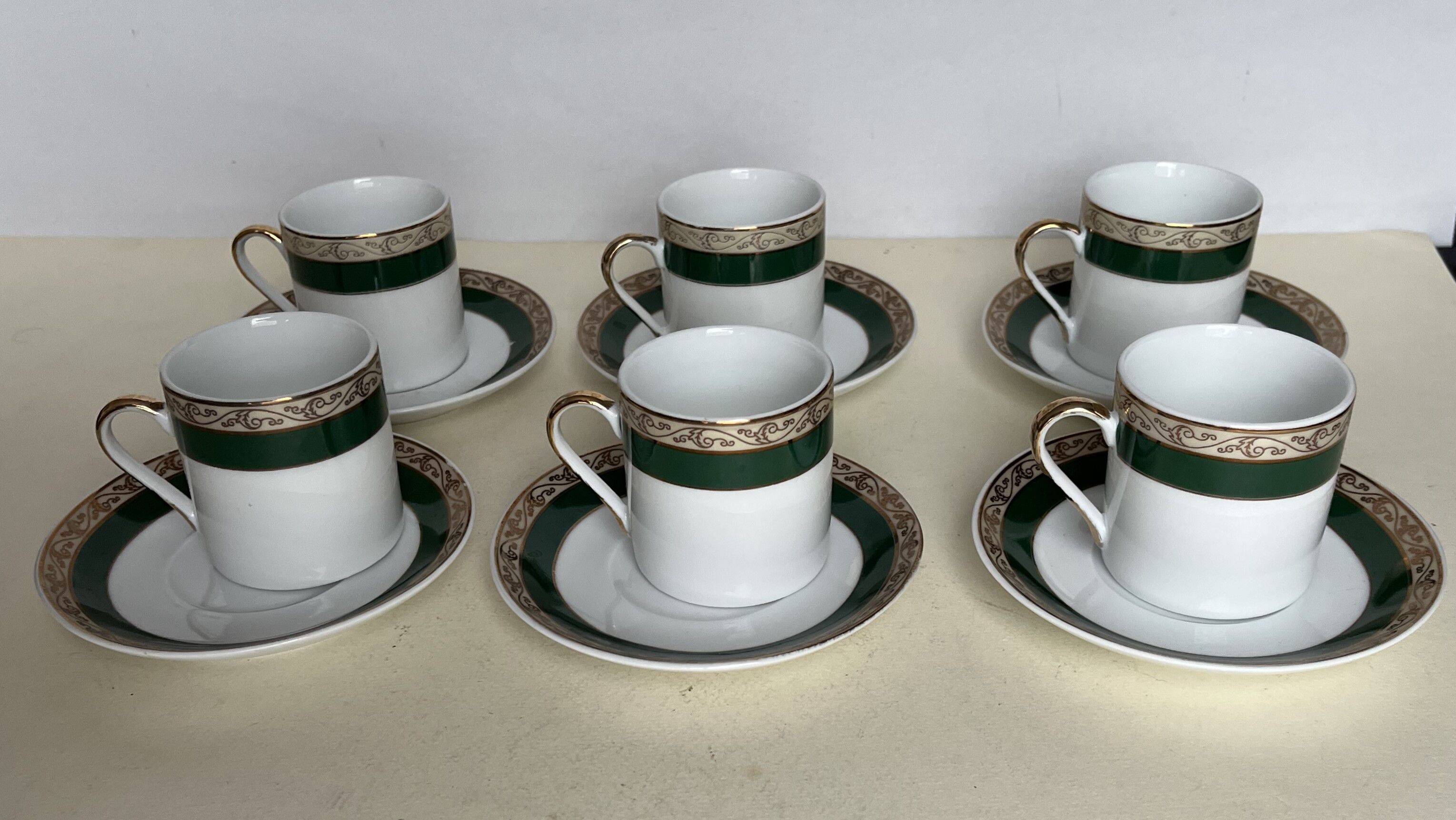 6 porcelain cups
