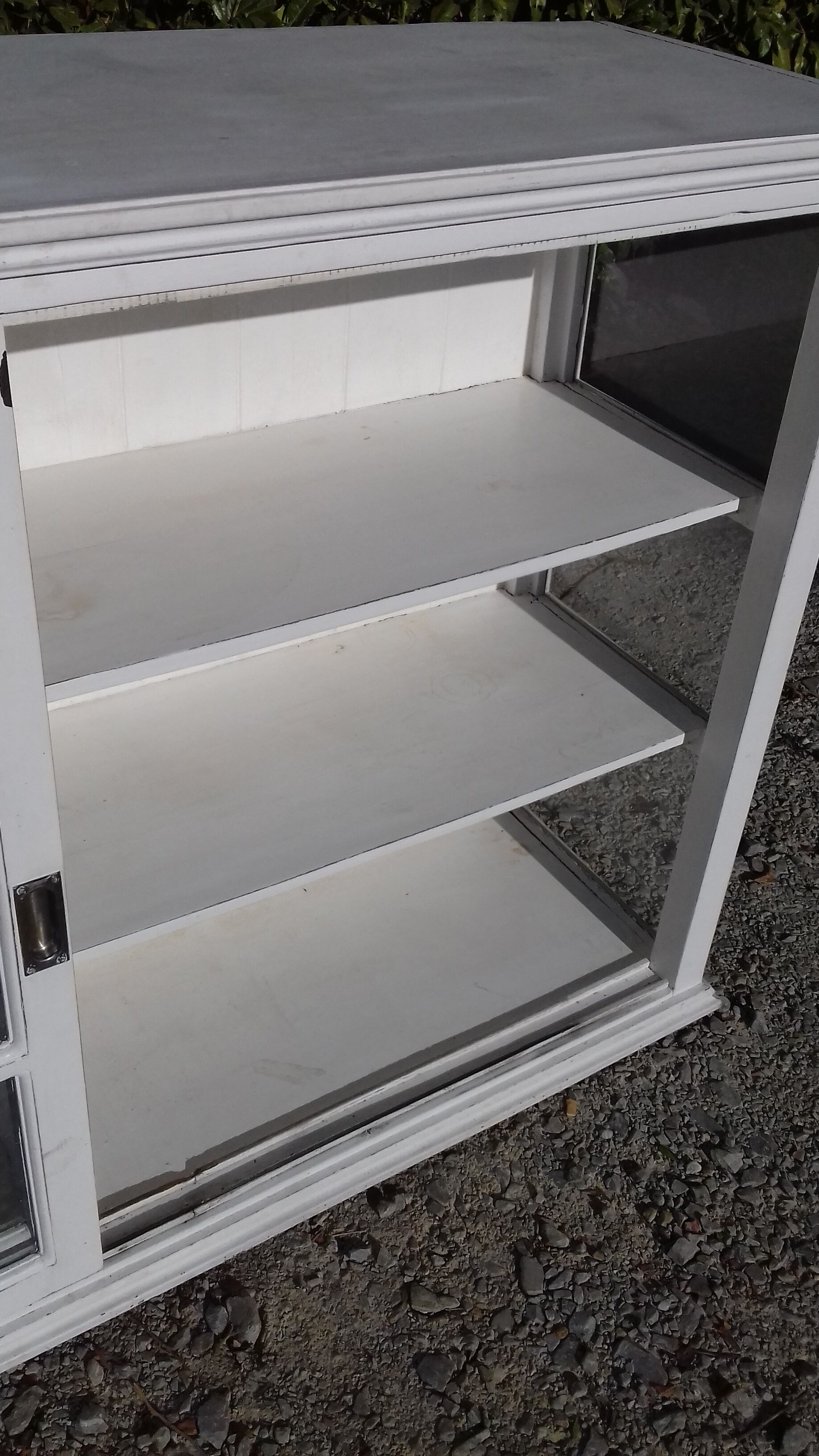 Showcase 2 doors sliding white