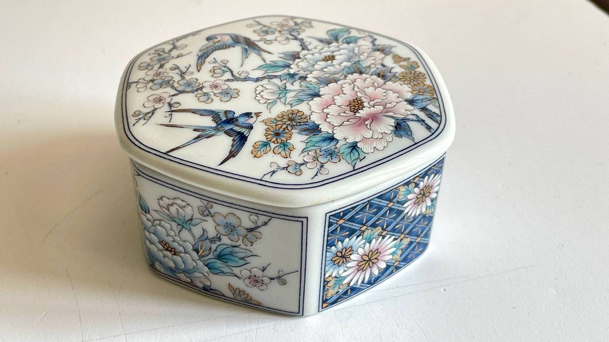 Ashtray porcelain japan