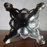Vase en verre sur socle