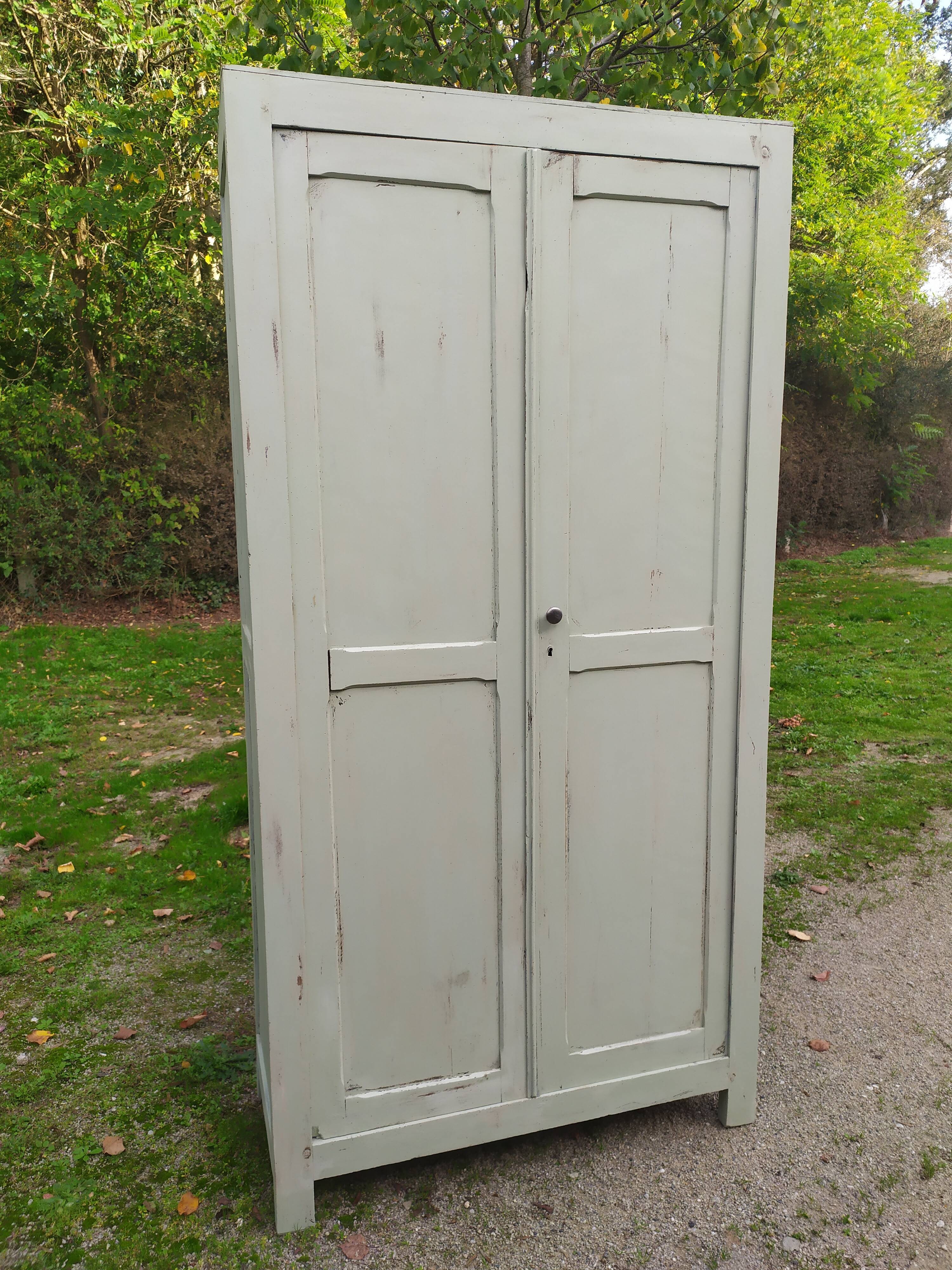Armoire parisienne