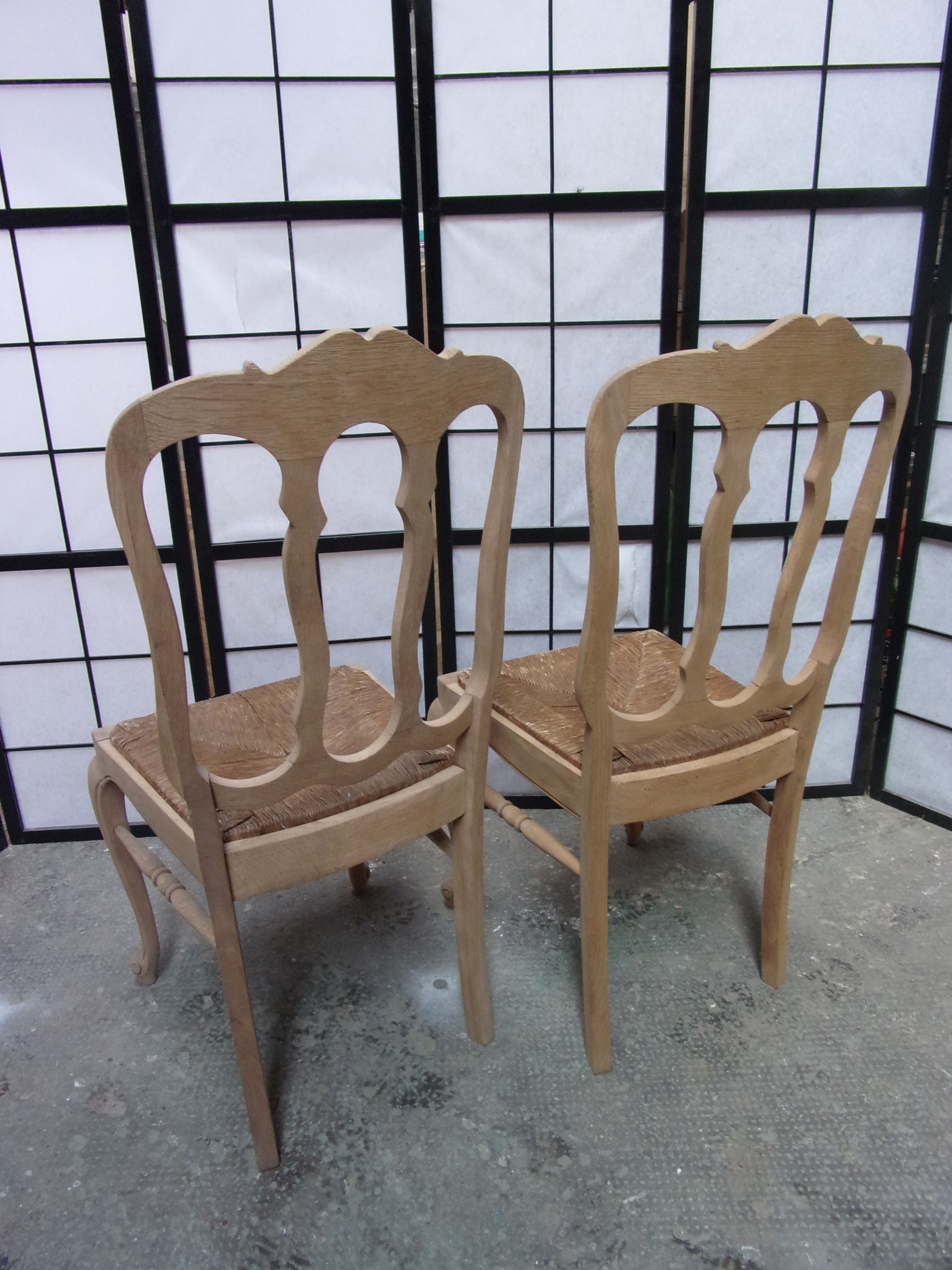 2 oak chairs Louis XV style mulched aerogummed