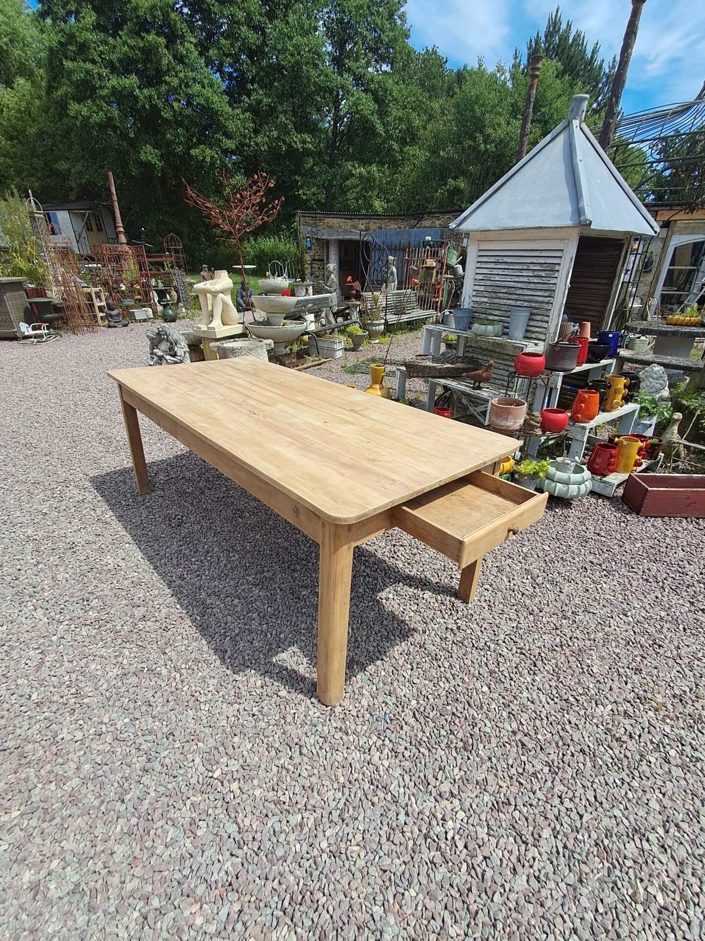 Farm table