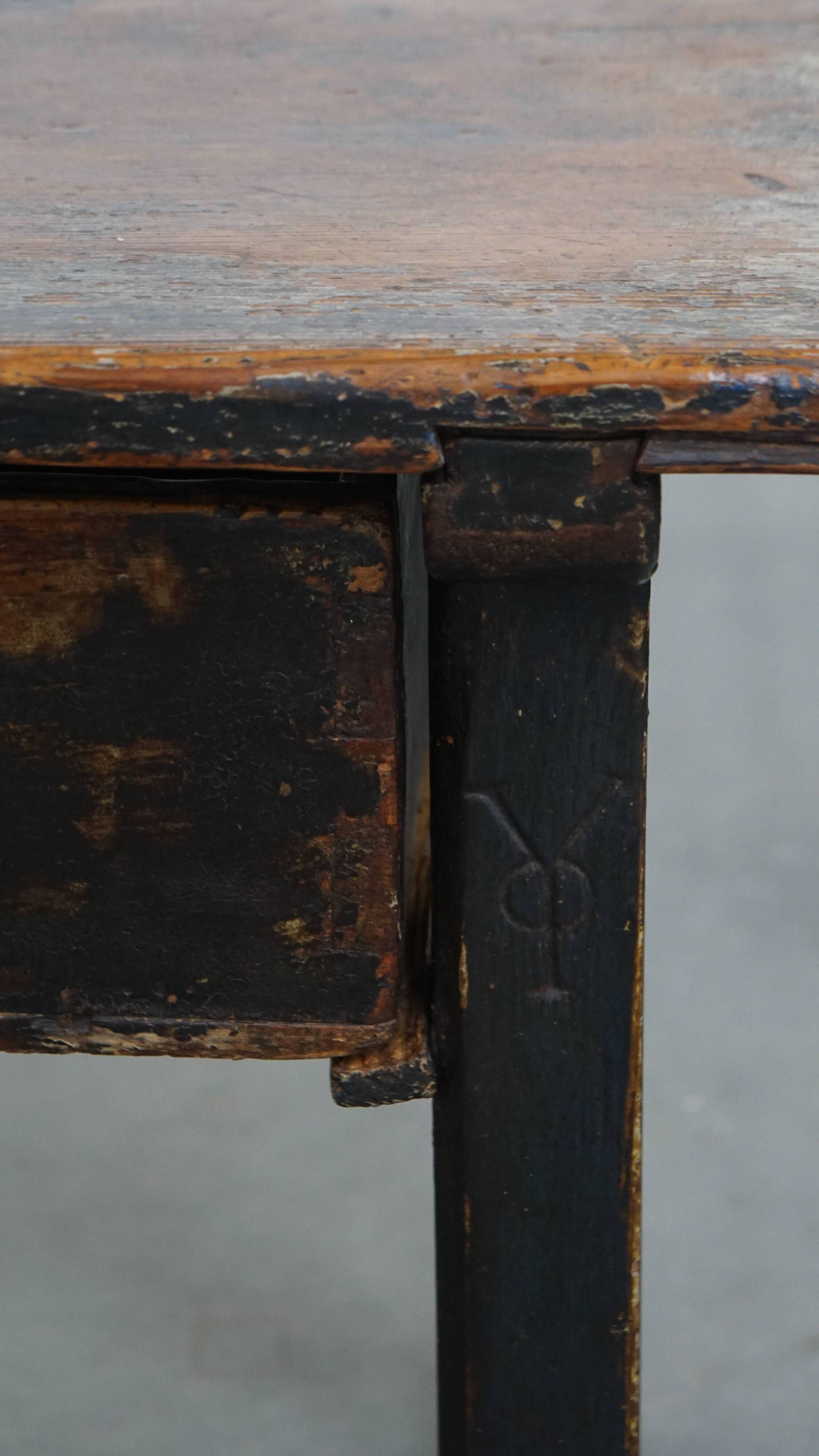 Antique Spanish side table from the late 18th century with a drawer