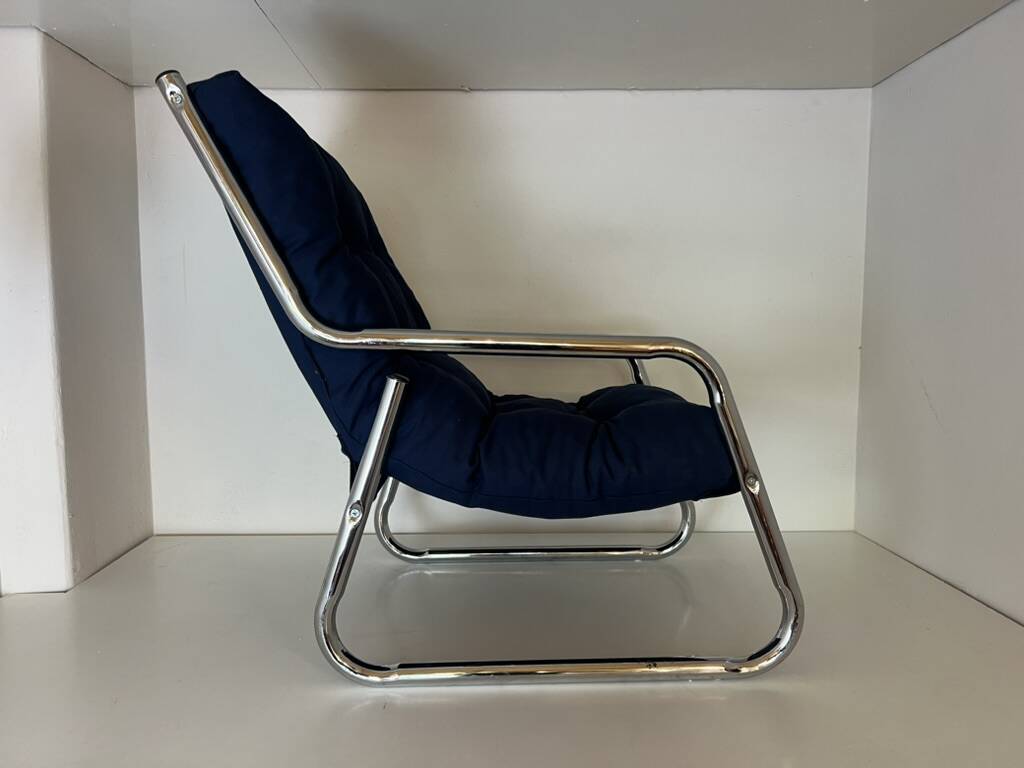 Fauteuil tubulaire chromé bleu années 70 Space Age