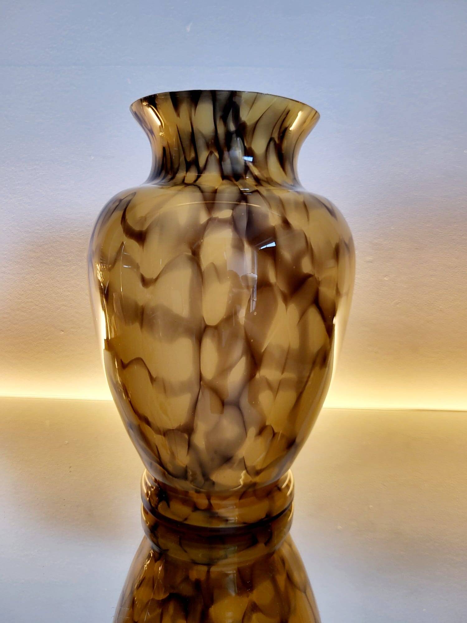 Vase in opaline glaze Art Deco Scailmont Glassworks Henri Heemskerk Belgium