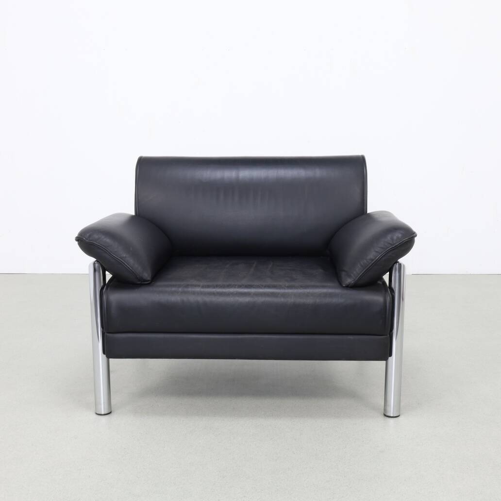 Fauteuil lounge postmoderne en cuir et chrome, années 1980