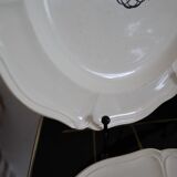8 Wedgwood plates in English earthenware 19th black monogram