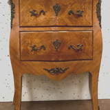 Commode galbée de style Louis XV en marqueterie XX siècle