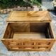 Coffre en bois massif