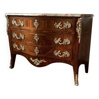 Louis XV chest of drawers from the 18th century