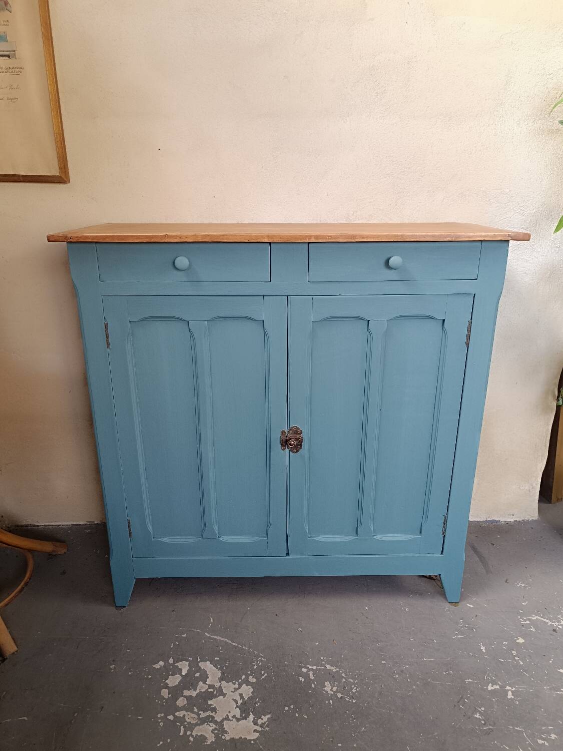 Buffet parisien bleu