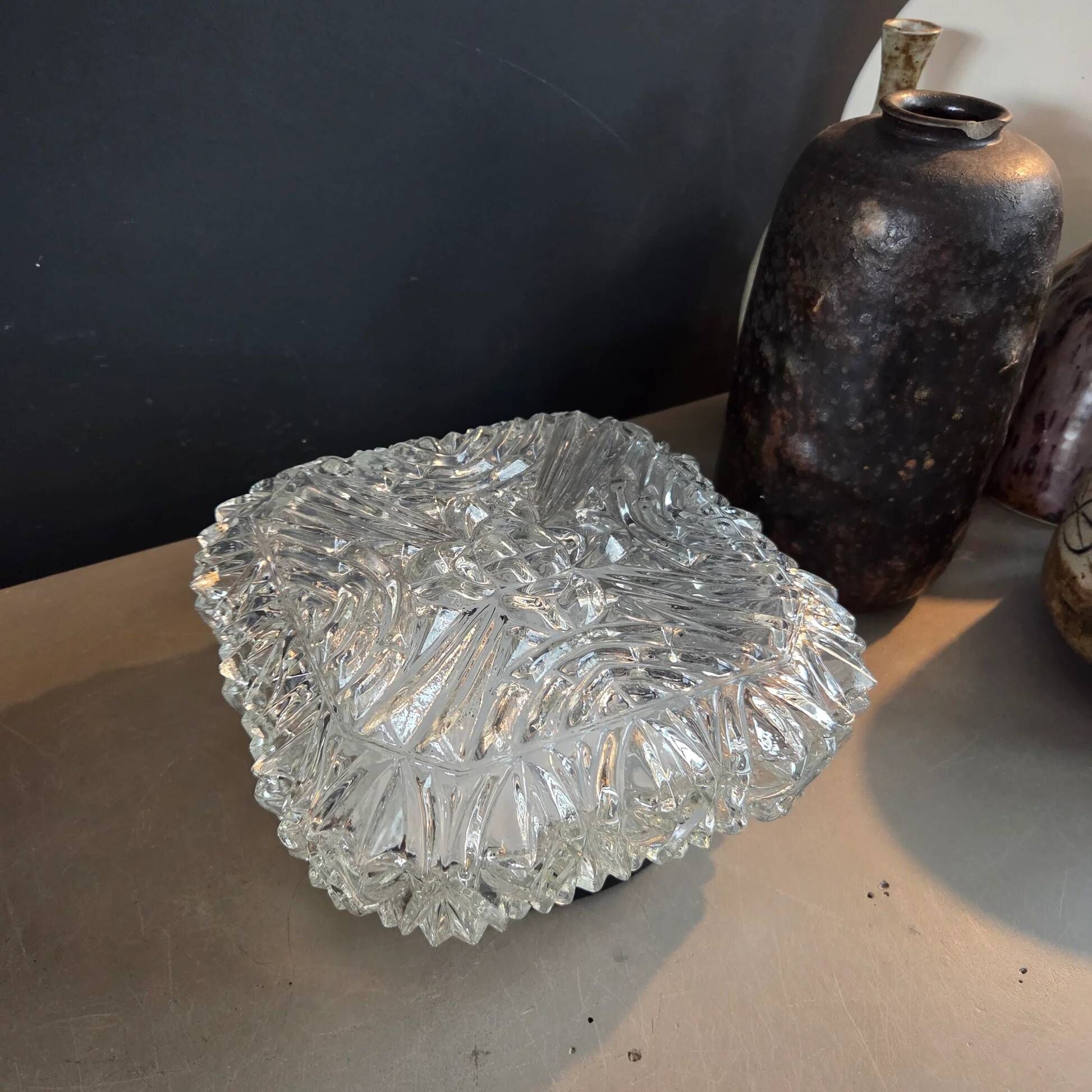 Plafonnier ou applique en verre moulé