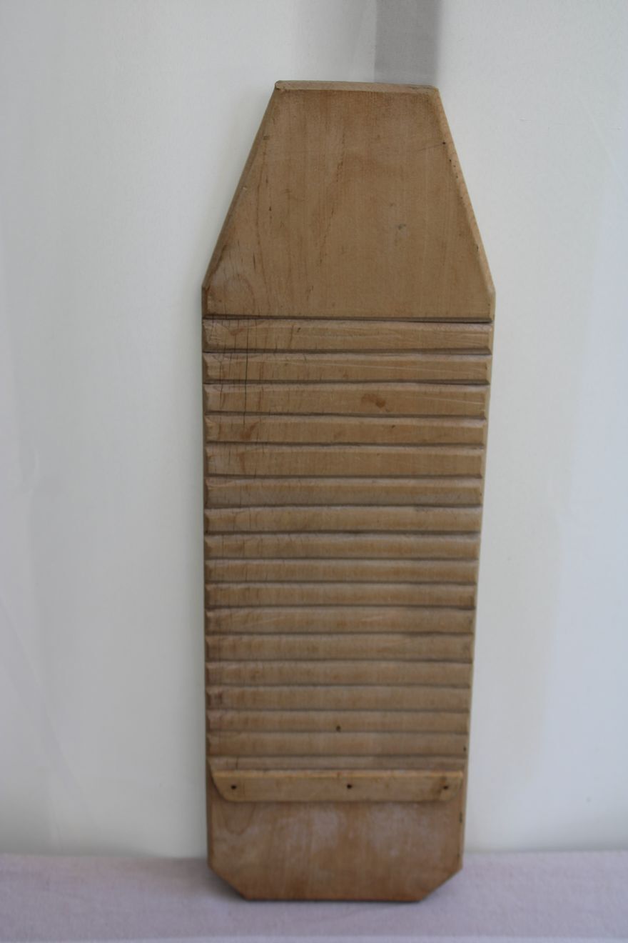 Old washerwoman board