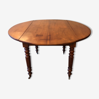 Round table with antique flaps