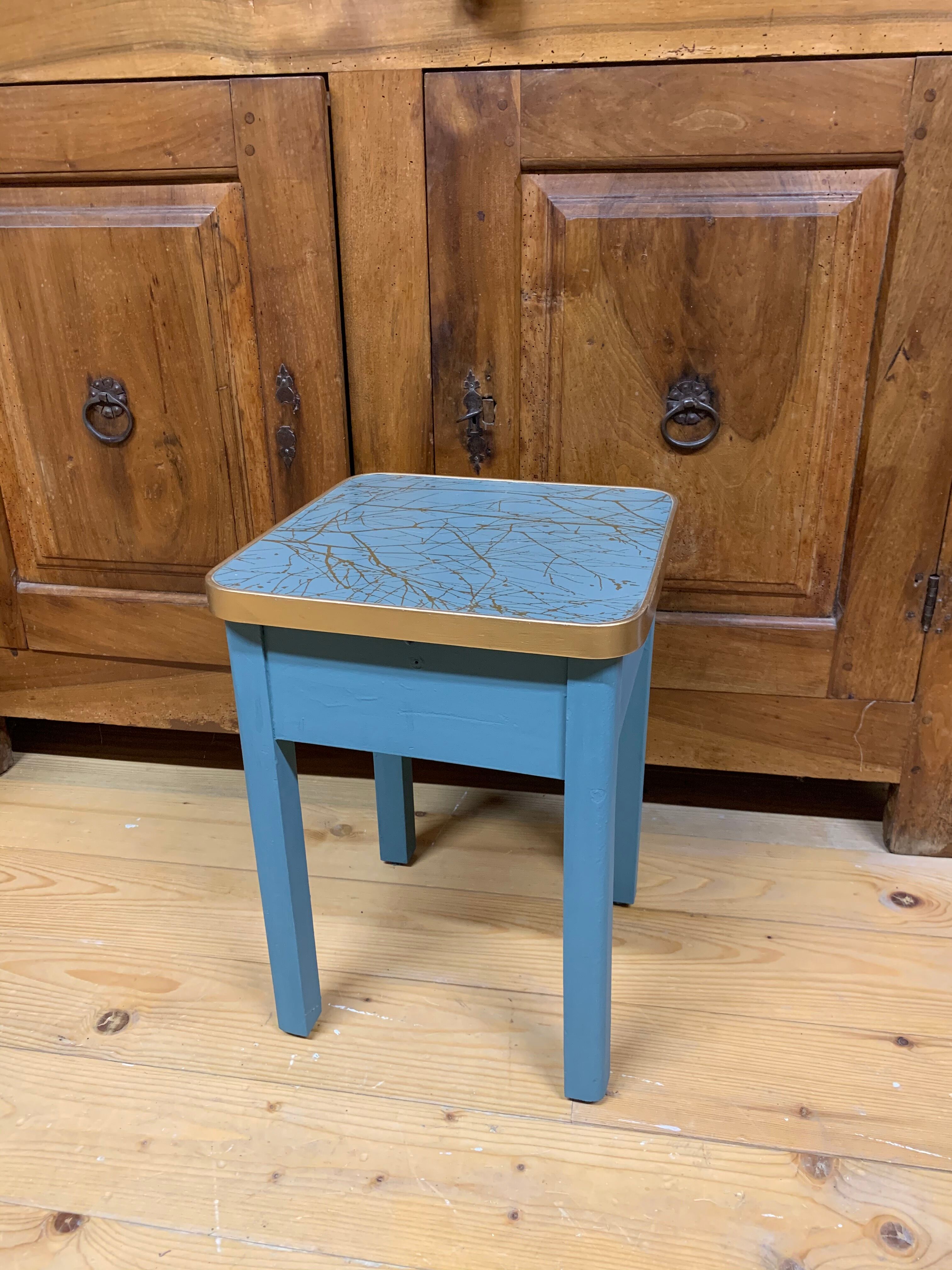Vintage chest tabouret