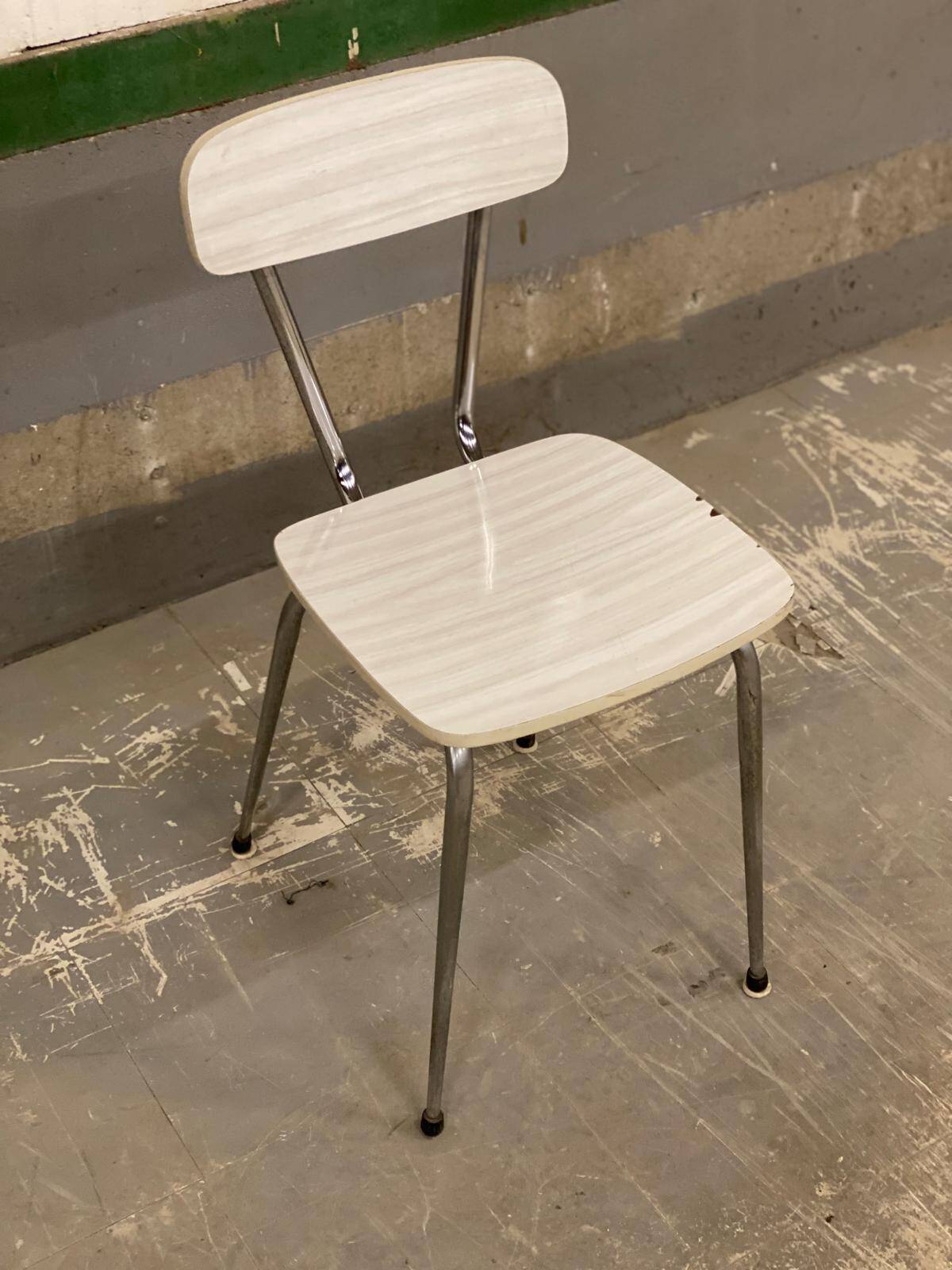 Chaise d'atelier en formica beige et acier