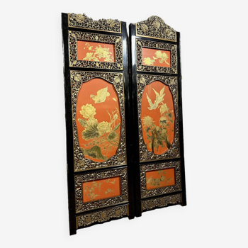 Asia around 1900: pair of double-sided panels in lacquer and gilded wood