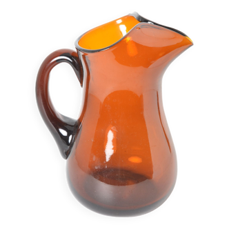 Carafe ambrée en verre soufflé