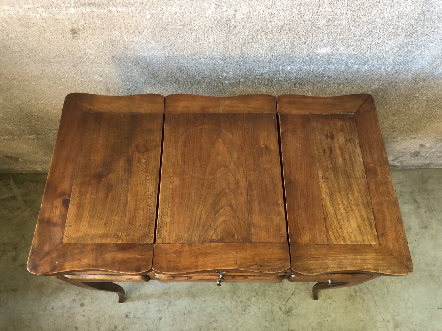 Former dressing table