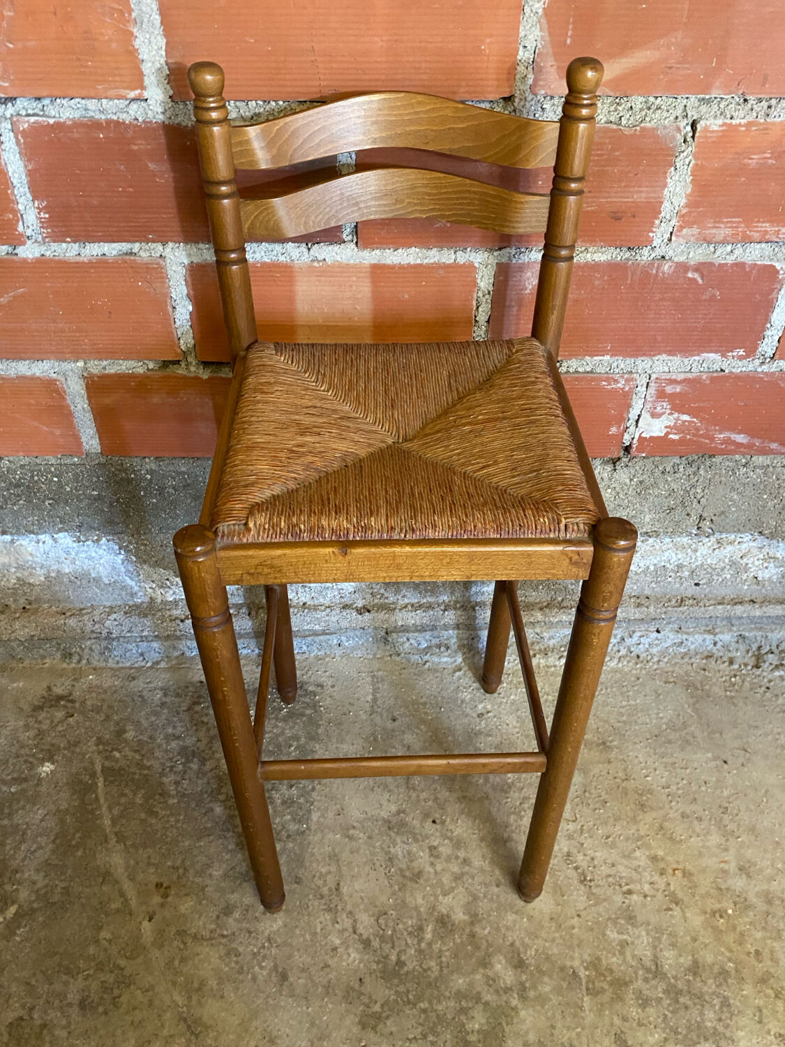 Tabouret de bar haut ancien bois tourné + assise paillée vintage