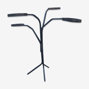 Forged iron tripod plant holder